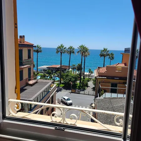 Διαμέρισμα Varazzesuite Golden Paradise *