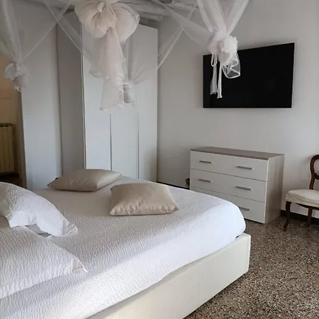 Varazzesuite Golden Paradise Διαμέρισμα