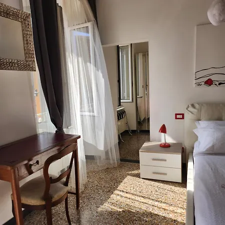 Varazzesuite Golden Paradise Διαμέρισμα