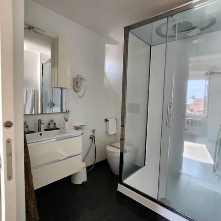 Varazzesuite Golden Paradise