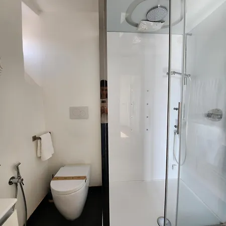 Διαμέρισμα Varazzesuite Golden Paradise